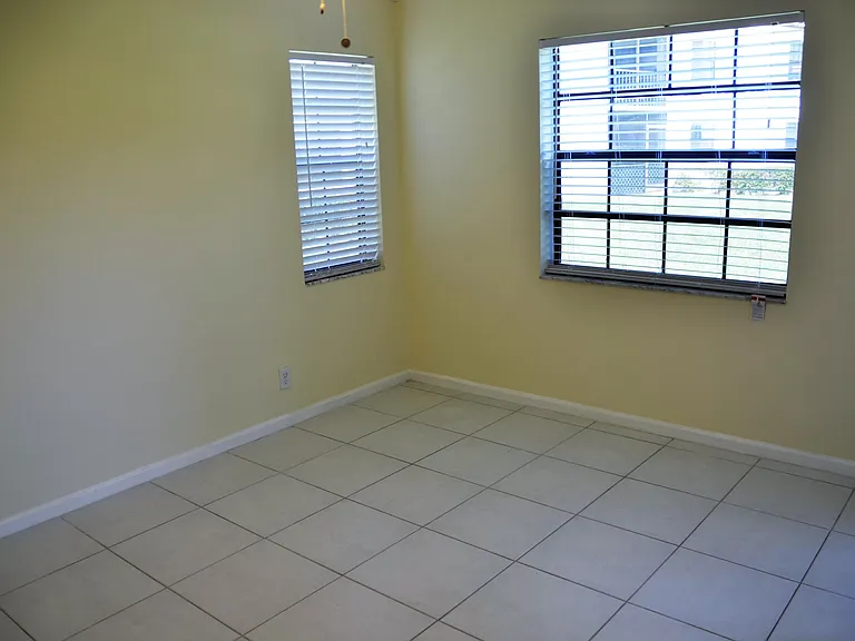 320 Norwood Ter #113 — Photo 23