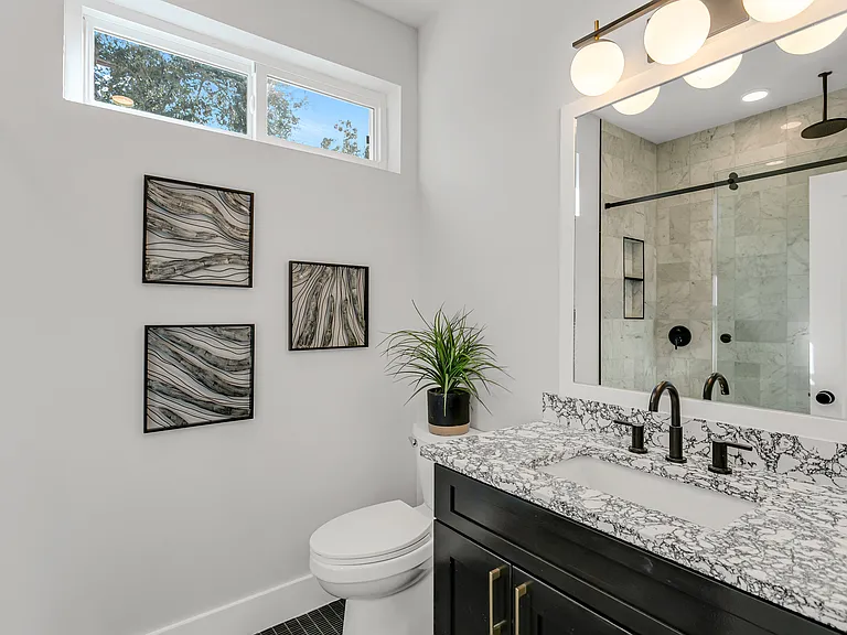 3008 W Estrella St #2 — Photo 11