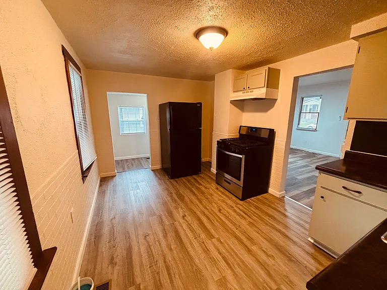 1805 W Adams St — Photo 7