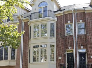 1556 N Colonial Ter, Arlington, VA 22209