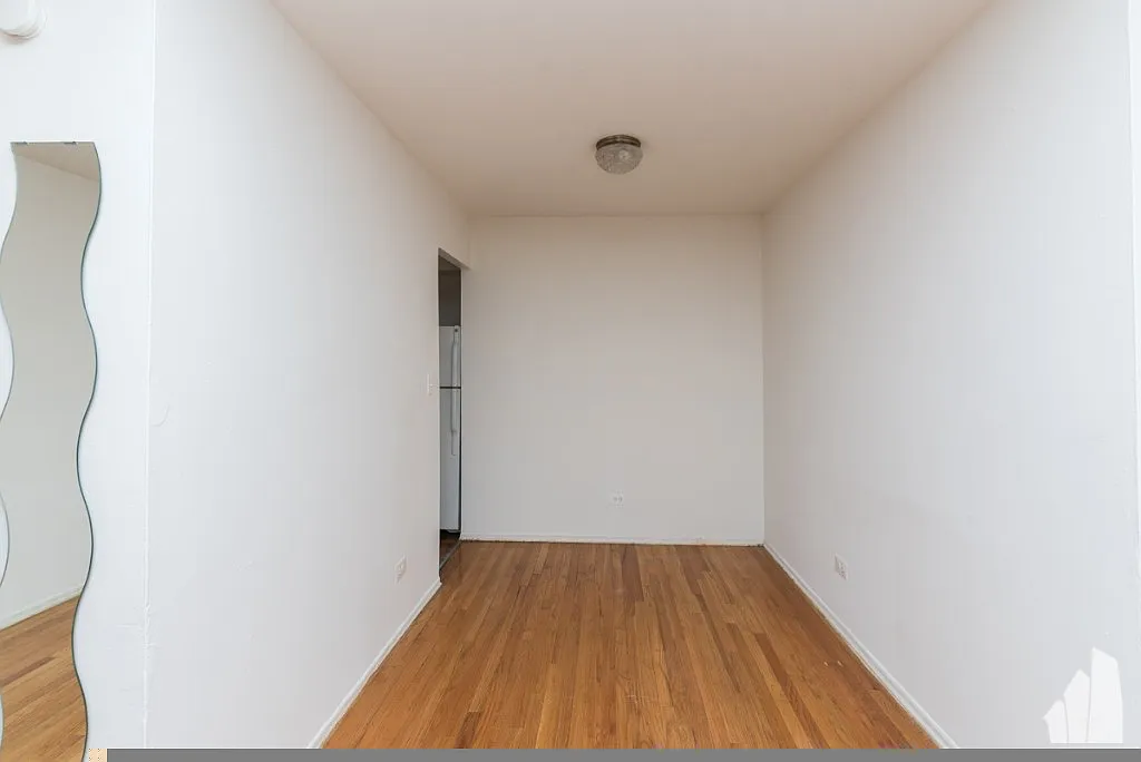 1 bed, 900 sqft, $1,600 — Photo 3