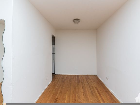 3rd image of 6830 N Sheridan Rd APT 366