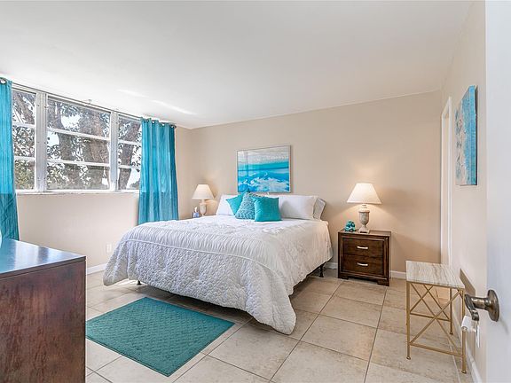 5th image of 411 S Hollybrook Drive #203