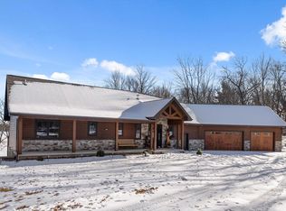 W5053 Wilson Rd, Waupaca, WI 54981