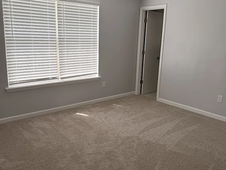 1006 Ridgeland Dr — Photo 9