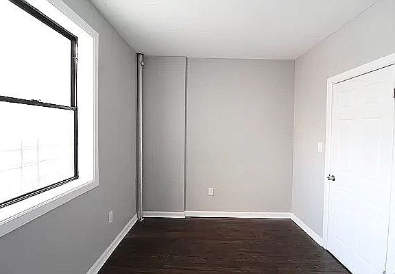 4th image of 2320 Grand Ave #1