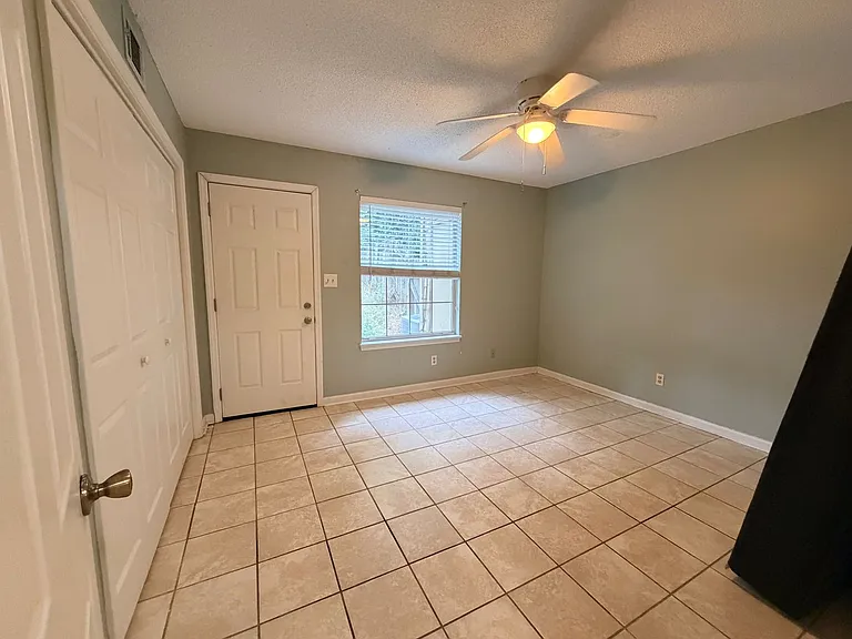 2259 Parrot Ln — Photo 6