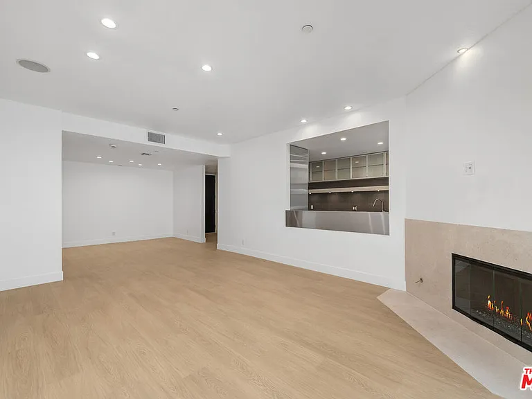 200 N Swall Dr #9 — Photo 21