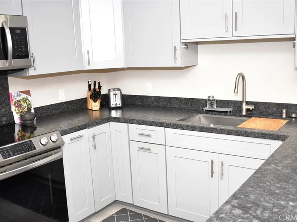 6815 Remmet Ave Unit 213, Canoga Park, CA 91303