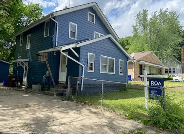 219 S Johnston Ave — Photo 1