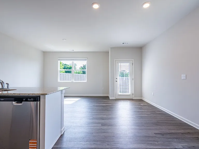1005 N 2nd Ave NW #1 — Photo 9