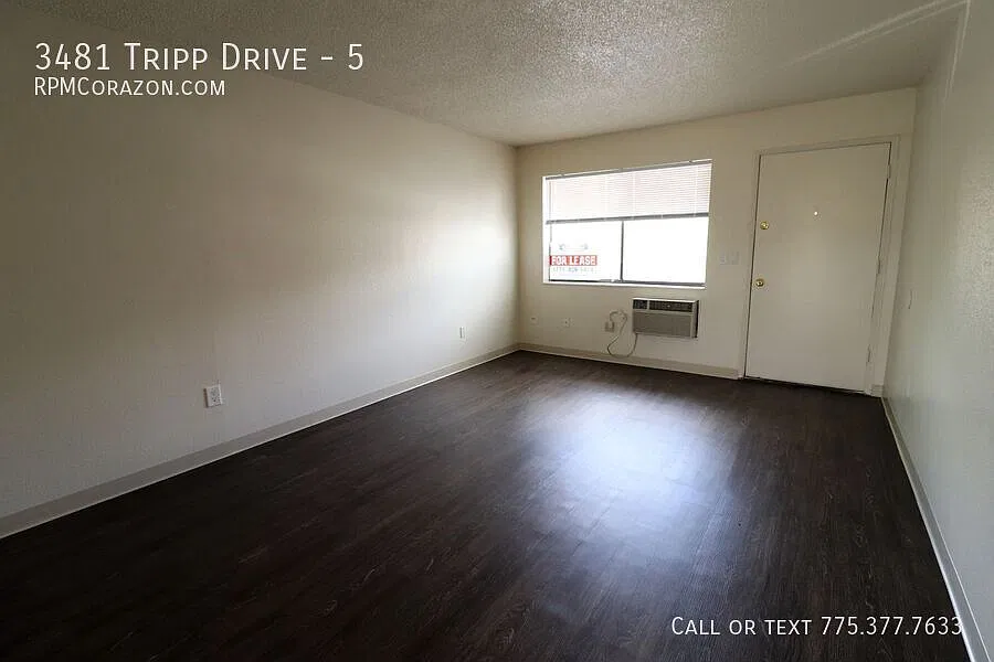 Upstairs 1 Bedroom, 1 Bathroom Apartment Close to UNR... — Photo 3