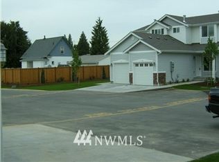 333 5th St SE #D-13, Puyallup, WA 98372