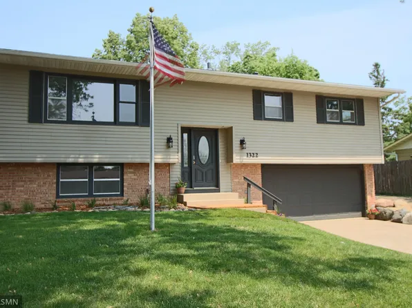 1322 17th St W, Hastings, MN 55033
