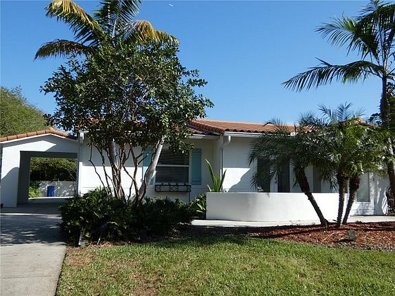2nd image of 106 Giralda Blvd NE