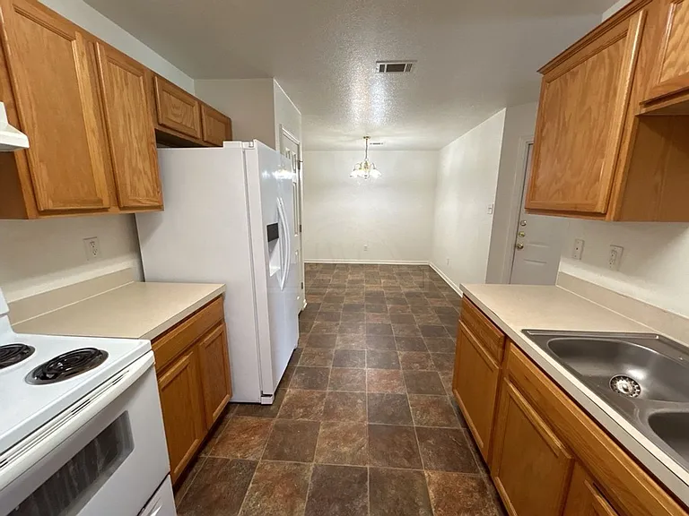 308 Cedar Ridge Dr — Photo 10