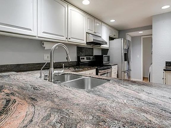 4th image of 3098 Rue D'orleans #227