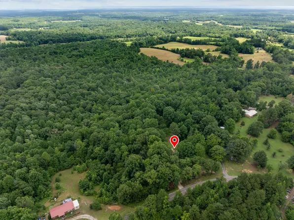 5171 Crawford School Rd, Scotts Hill, TN 38374