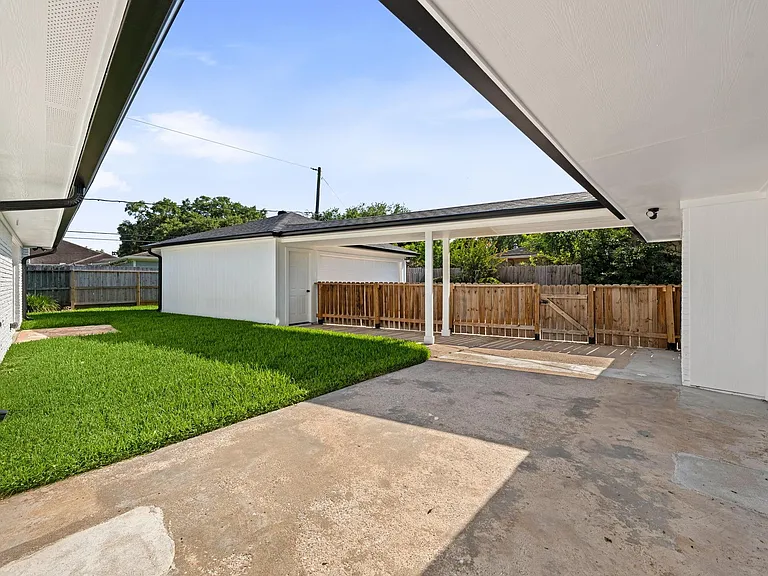 7631 Westwind Ln — Photo 28