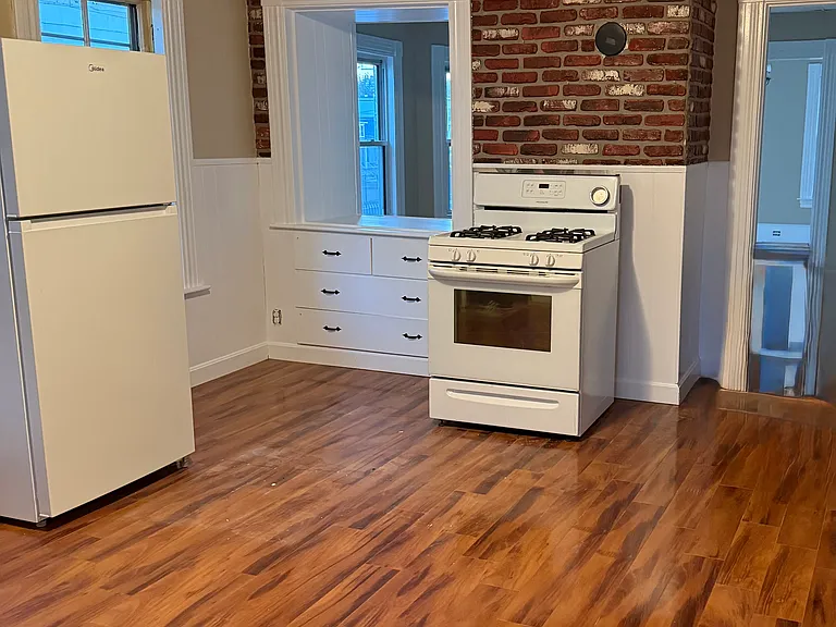 17 Reed St #2 — Photo 1