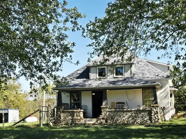 1122 N Buffalo Street, Marshfield, MO 65706