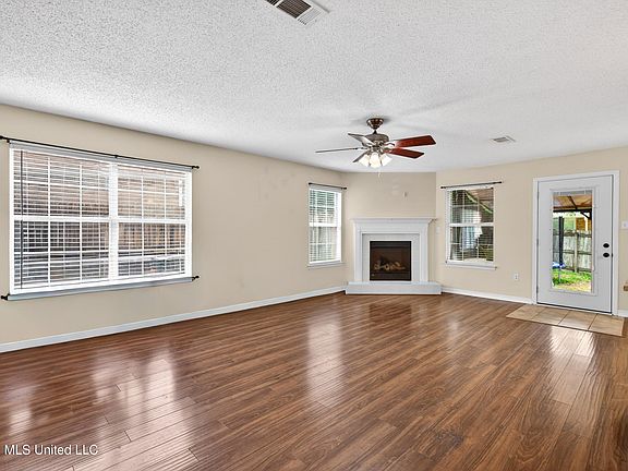 5th image of 19373 W Lake Village Dr