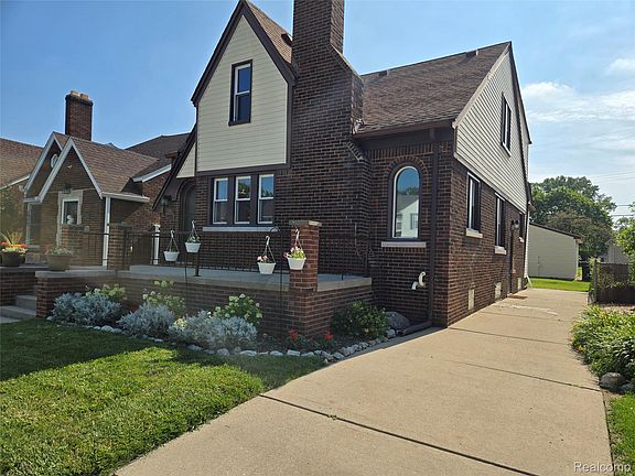 4th image of 2239 22nd St