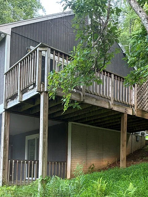 16 Gibson Hollow Ln