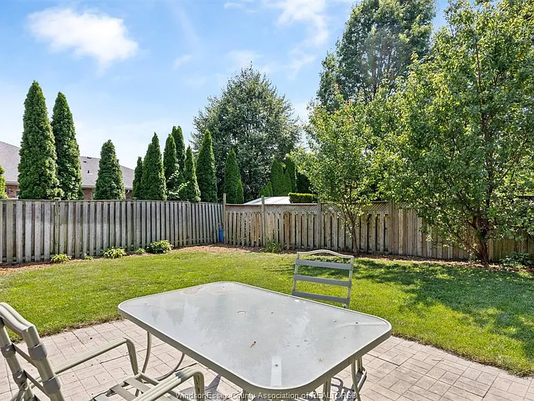 2315 Kevin St — Photo 31