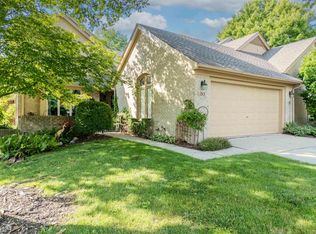 1313 Autumn Dr, Troy, MI 48098