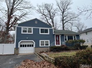 82 Cedar St, Edison, NJ 08820