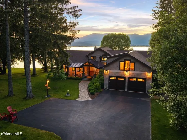 32 Crescent Ln, Sagle, ID 83860