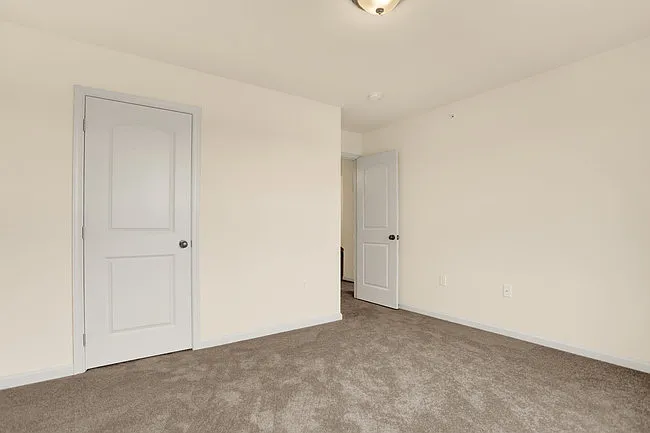 81 Simon Ct — Photo 28