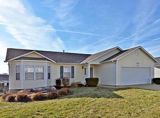 208 Pebble Creek Ct, Imperial, MO 63052