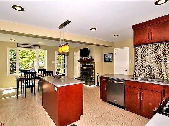 2nd image of 9617 Castanet Ct