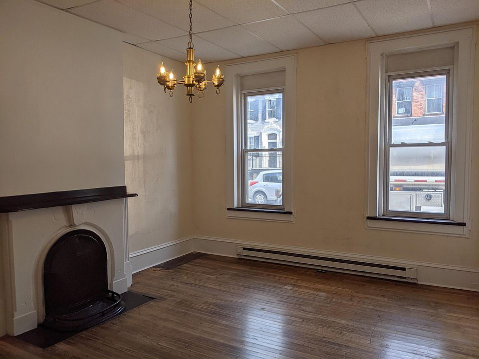 1st image of 211 E Presqueisle St