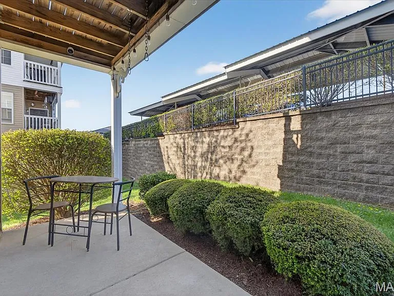 4103 Spring River Dr — Photo 17