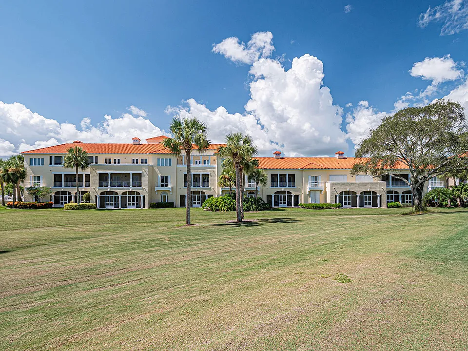5060 Harmony Cir #105