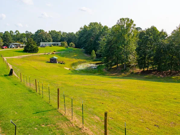 2685 E Highway 1376, East Bernstadt, KY 40729
