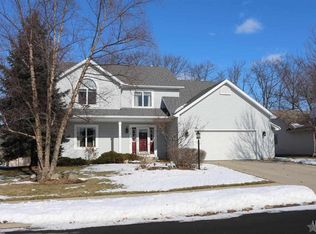 9112 Spring Forest Dr, Fort Wayne, IN 46804