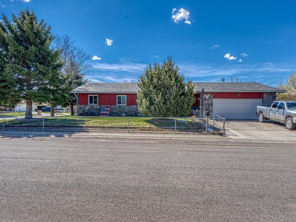 208 E Redwood St (72)