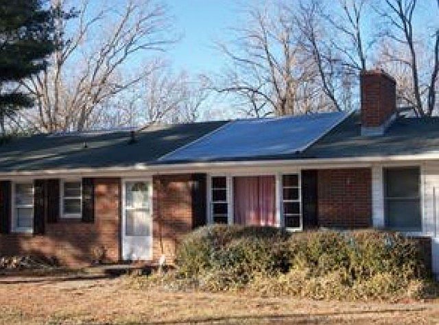 2nd image of 1721 Swing Dr