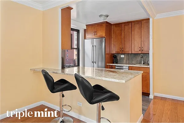 Sold by Triplemint | media 9