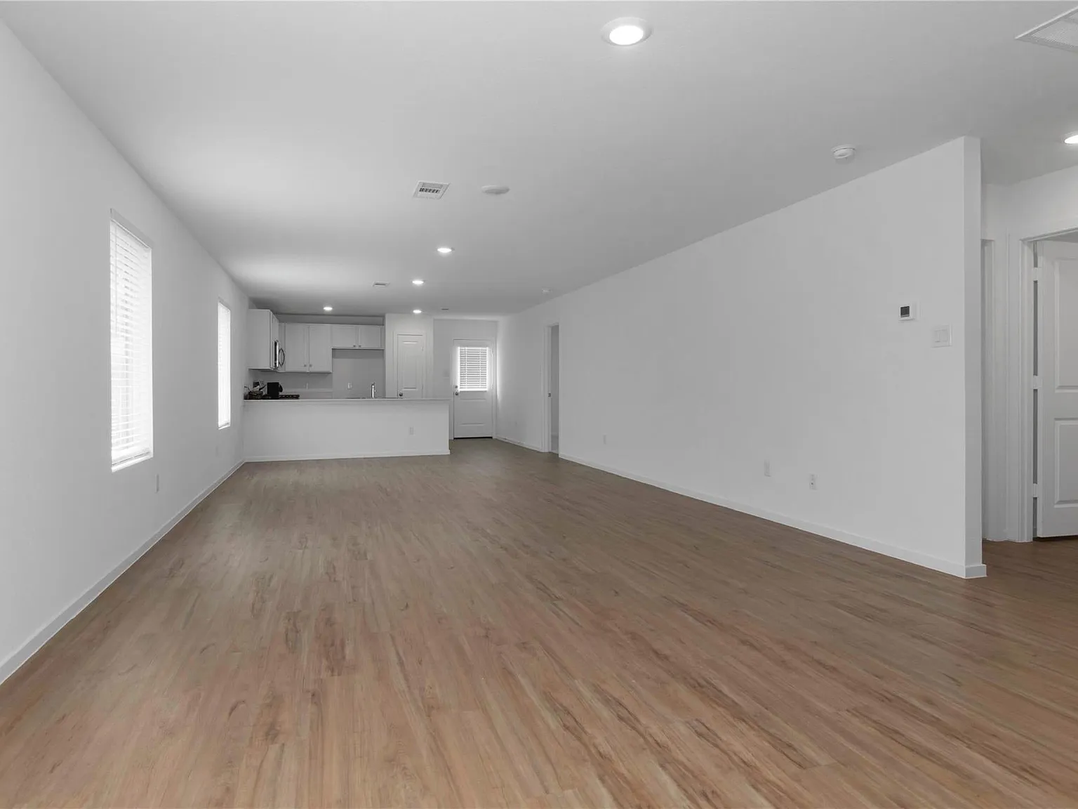 3 bed, 1473 sqft, $2,000 — Photo 3