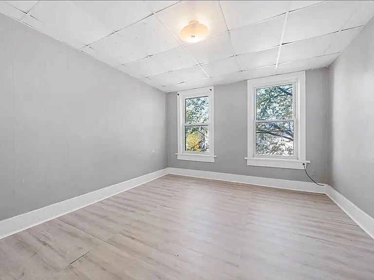 62 May St #2 — Photo 14