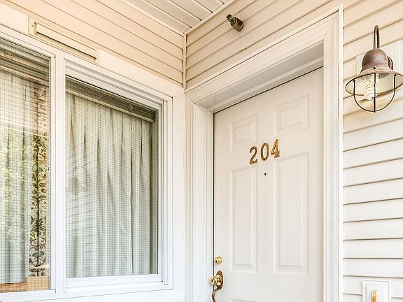 2nd image of 12406 SE 31st St APT 204