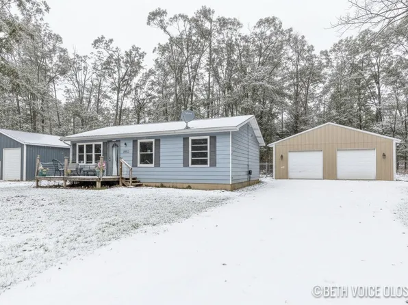 7690 Arrowroot Trl, Gaylord, MI 49735