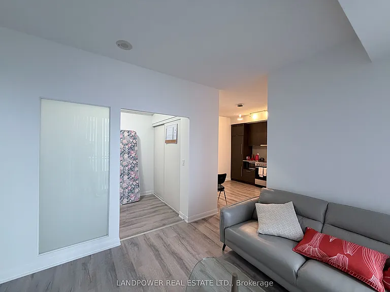 435 Richmond St W #814 — Photo 7