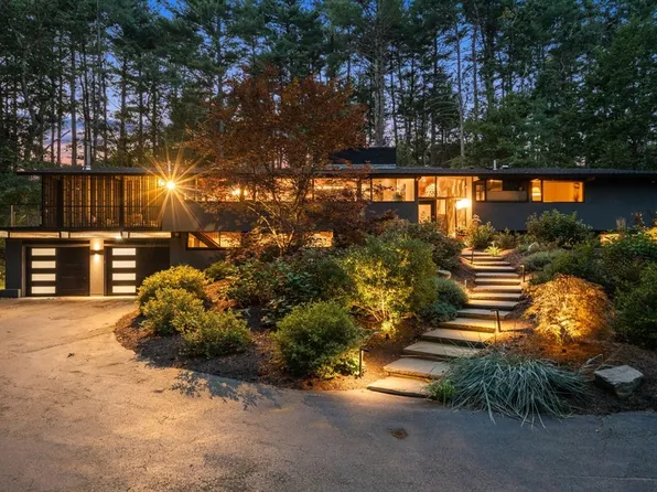 127 Commerford Rd, Concord, MA 01742