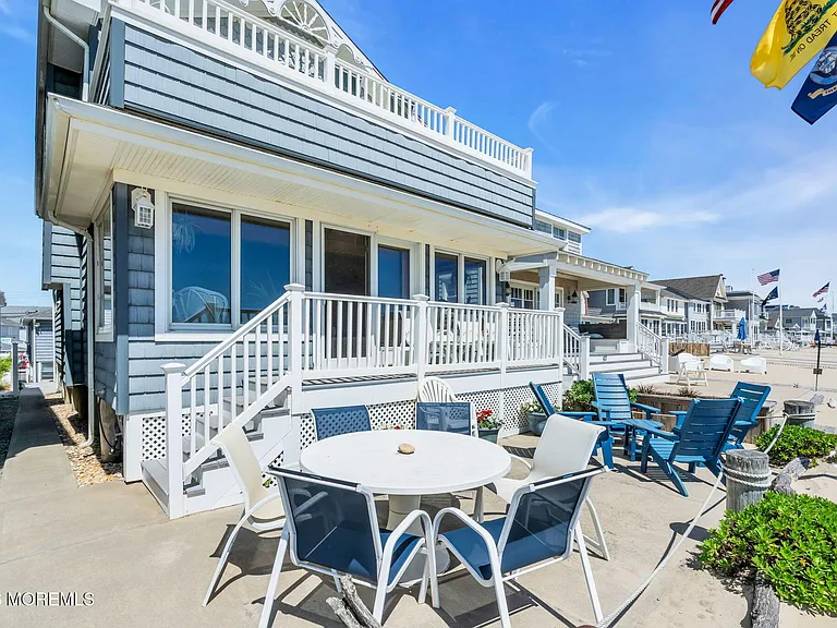 419 Beachfront Front — Photo 21